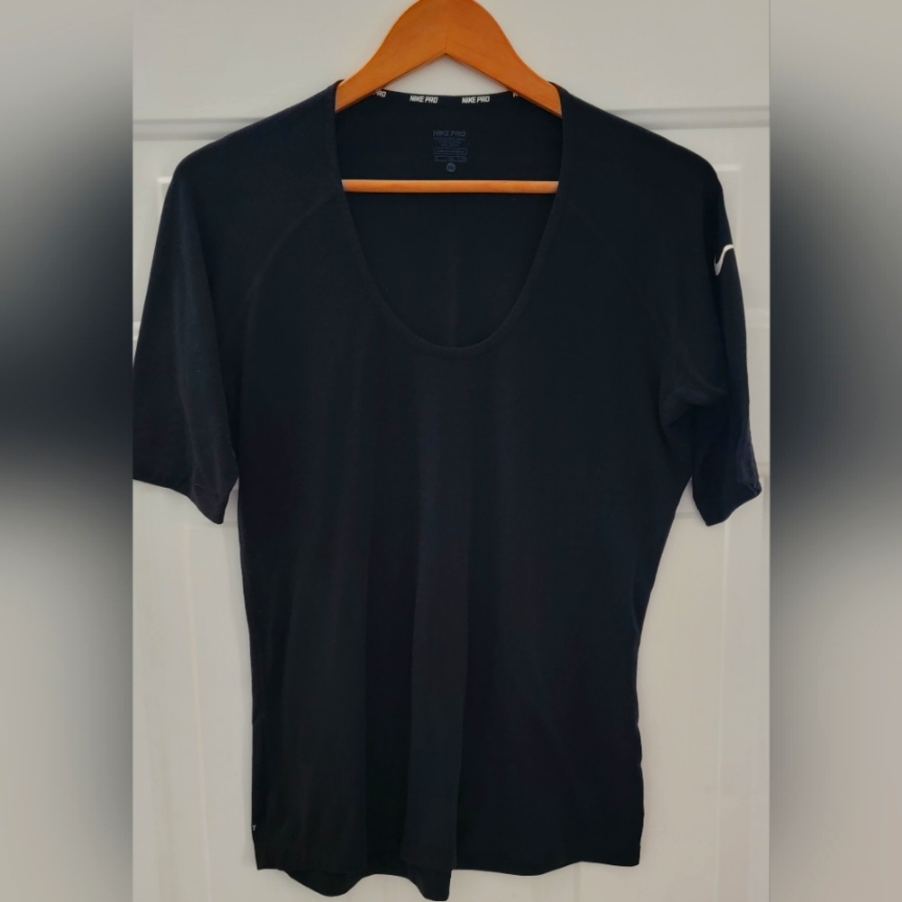 Womens Nike PRO Dri-Fit short sleeve top,XL fitted,lyocell blend